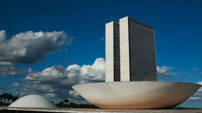 Aprovação de PL pode alavancar mercado de créditos de carbono no Brasil, afirma especialista