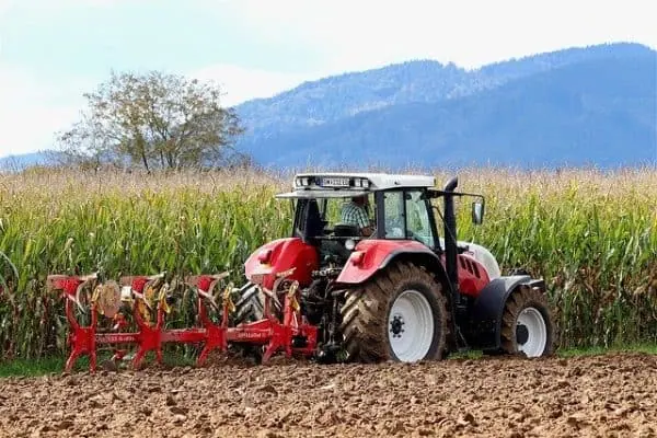 Brasil bate recorde no número de aquisições e fusões em 2021, incluindo empresas do agro.