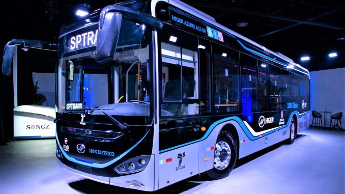 Os ônibus elétricos da Higer serão importados pela brasileira TEVX Motors.