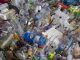 09/09/2018: As garrafas de plástico foram fotografadas por Matthew Horwood no rio Taff em Treforest, Reino Unido. Aproximadamente 38,5 milhões de garrafas de plástico são utilizadas todos os dias no Reino Unido. Um pouco mais de metade chega à reciclagem, enquanto mais de 16m são colocadas diariamente em aterros, queimadas ou descartadas para o meio ambiente e oceanos.