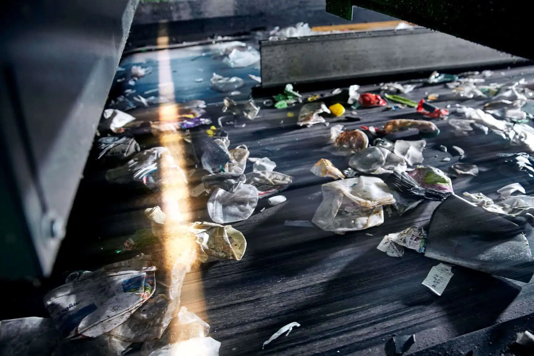 Photo-05_Sensor-based-sorting-of-plastics-at-the-KRG-sorting-facility_photo-courtesy-of-KRG_resized