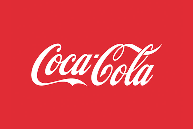 A Coca-Cola adere à celebração pelo mês do Meio Ambiente e encoraja as pessoas a usarem garrafas retornáveis.