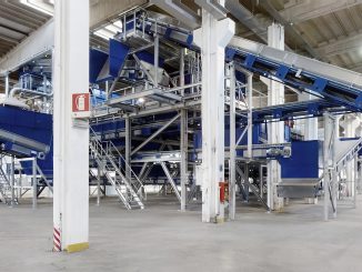 A empresa italiana Irigom SRL instalou 6 esteiras transportadoras PX em sua planta SSF (Secundário Solid  Fuel), projetada para separar e recuperar todo o material valioso dos resíduos plásticos que recebem.