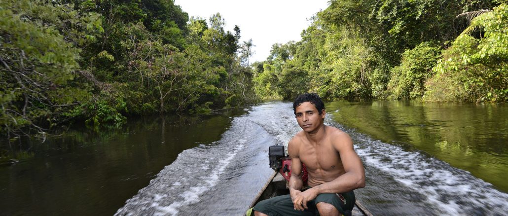 Foto: Adriano Gambarini | O povo Apurinã protege todo o território para impedir o desmatamento.