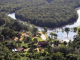 A pousada está situada no extremo sul da floresta amazônica, em área de transição com o Cerrado, onde a fauna e a flora amazônica estão largamente representadas. Desde o ano de 2006, o Jardim da Amazônia recebe pesquisadores, fotógrafos de natureza e a atividade de birdwatching (observação de pássaros) fazendo parte da rota mundial destes observadores.