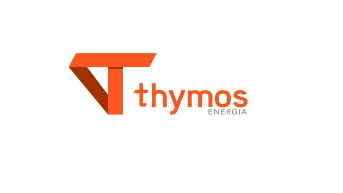 A Thymos Energia oferece soluções de ponta a ponta da cadeia: geração, transmissão, distribuição, comercialização e consumo, além de orientar investidores que buscam oportunidades nesses segmentos.