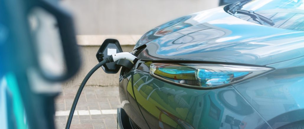 Este é o quinto ano seguido de crescimento da frota, que já conta com 126.504 veículos, incluindo automóveis e comerciais leves híbridos (HEV), híbridos plug-in (PHEV) e totalmente elétricos (BEV).