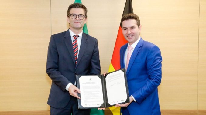 Ministro das Cidades, Jader Filho, e o embaixador da Alemanha no Brasil, Heiko Thoms