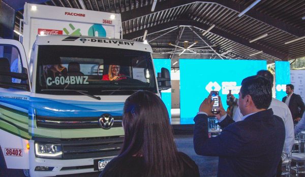 Volkswagen Caminhões e Ônibus é uma empresa brasileira fabricante de veículos comerciais com sede em Resende, Rio de Janeiro, e uma subsidiária da Traton.