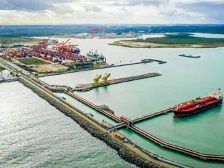 Complexo Industrial Portuário Governador Eraldo Gueiros, mais conhecido como Porto de Suape.