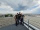 Caio Lucena (Gerente de Projetos), Diego Souza (Gerente de Engenharia) e Alberto Nairo A. Frota Jr (Gerente Geral) visitando a primeira usina solar de telhado de 1MW do mundo (Messe München, Munique, Alemanha).