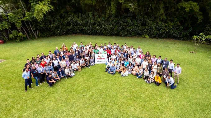 Aliados---Foto-grupal-I---Credito-Roberto-Sacasa.jpg