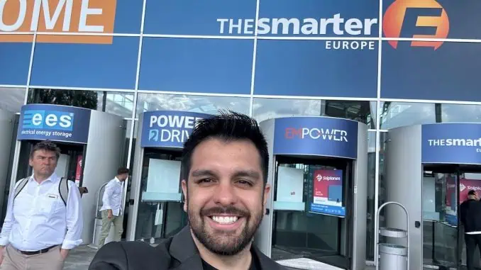 Jean Diniz, co-fundador da SolarView visitando a The smarter E Europe, em Munique, Alemanha