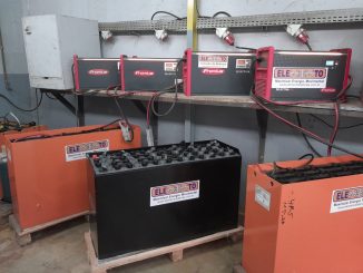 Foto: Instalação da Elemento Baterias: avançado sistema de recarga da Fronius garante integridade às baterias reparadas.