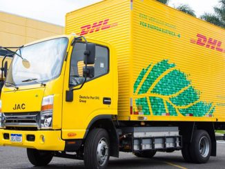 Na América Latina, a DHL Supply Chain anunciou recentemente um investimento de EUR 500 milhões em um plano de cinco anos que inclui projetos de descarbonização da frota regional.