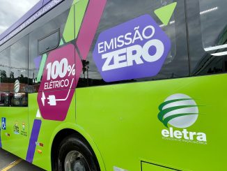 A Eletra produz ônibus elétricos a bateria e trólebus e presta serviços de retrofit (conversão de veículos diesel a elétricos).