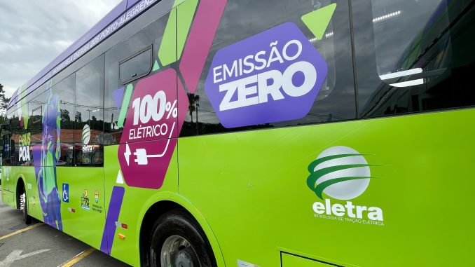 A Eletra produz ônibus elétricos a bateria e trólebus e presta serviços de retrofit (conversão de veículos diesel a elétricos).