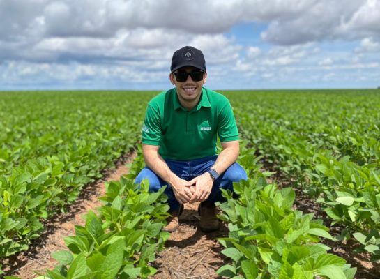 Lucas Stracci é o responsável técnico na Fazenda Ana Terra, em São Desidério, na Bahia.