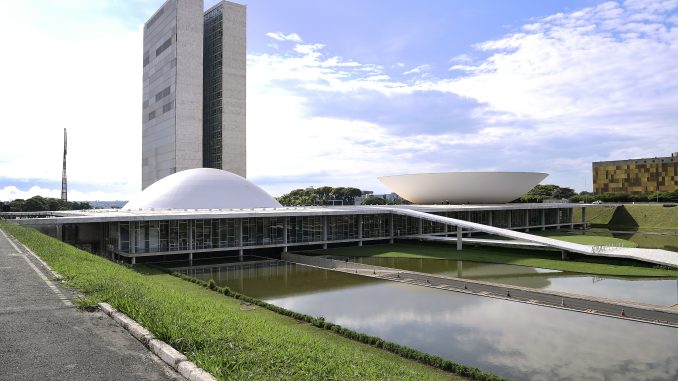 Foto: Pedro França/Agência Senado - Fachada do Palácio do Congresso Nacional, Brasília DF