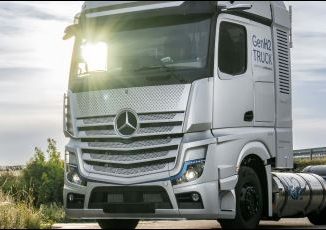 A Daimler Truck está fabricando uma frota de caminhões GenH2 da Mercedes-Benz para testes junto a clientes que está prevista para estar em operação até meados de 2024.