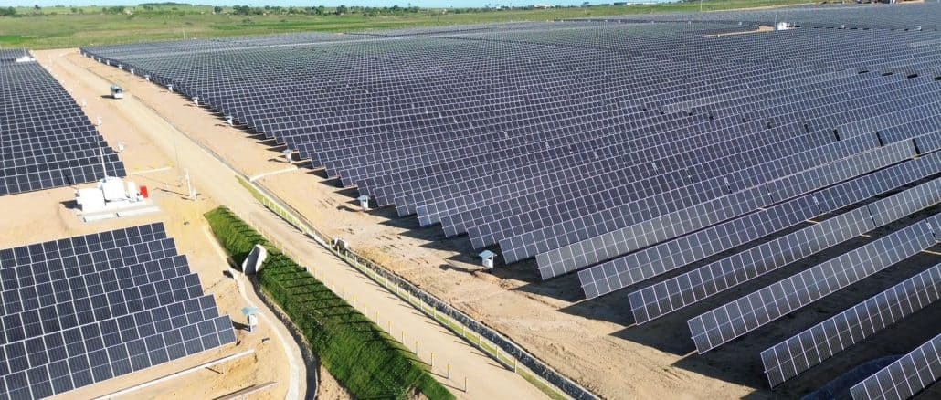 Foto: Usina Fotovoltaica (UFV) Maravilhas II, localizada na cidade de Goiana (PE), que possui 27,5 MW de capacidade instalada.