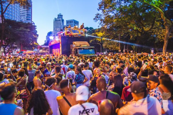 A Banda Mole vai levar dois potentes trios elétricos para a Avenida Afonso Pena, além de um palco montado na entrada do Parque Municipal.