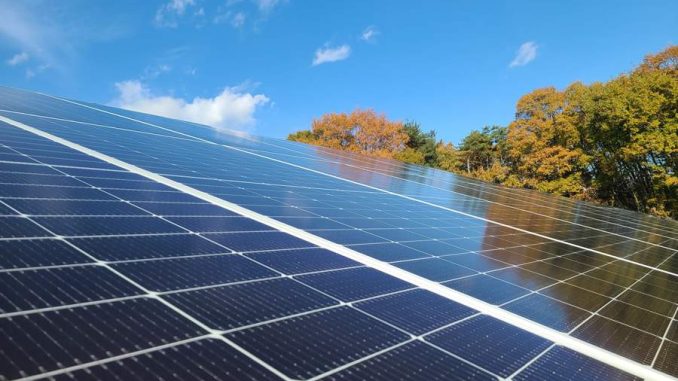 Foto: Fundada em 2009, a DAH Solar é uma gigante chinesa especializada em desenvolvimento de tecnologia e fabricação de módulos fotovoltaicos.