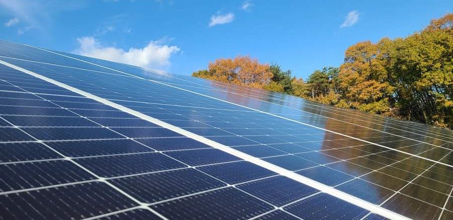 Foto: Fundada em 2009, a DAH Solar é uma gigante chinesa especializada em desenvolvimento de tecnologia e fabricação de módulos fotovoltaicos.