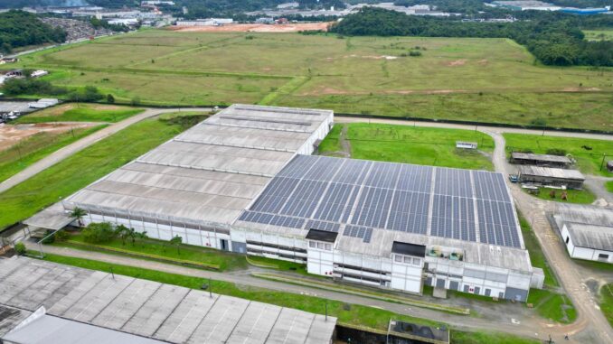 Foto: Instalação solar na fábrica da Döhler, Santa Catarina