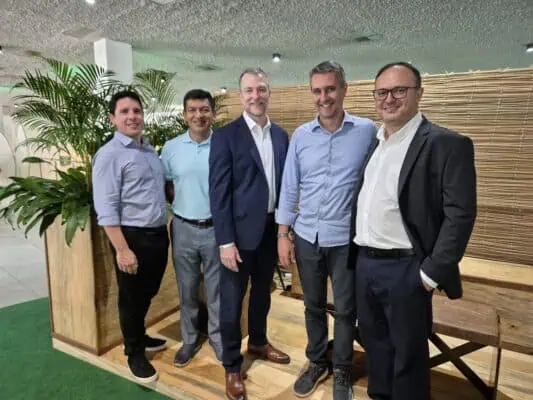 Foto: Da esq. para a dir.: ⁠Otávio Ottoni, sócio da Kaeté; ⁠⁠Jorge Farfan, Venture Partner da KPTL; ⁠⁠Morgan Doyle, representante do BID no Brasil; ⁠⁠Renato Ramalho, CEO da KPTL; Denis Minev, investidor do fundo