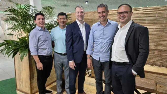 Foto: Da esq. para a dir.: ⁠Otávio Ottoni, sócio da Kaeté; ⁠⁠Jorge Farfan, Venture Partner da KPTL; ⁠⁠Morgan Doyle, representante do BID no Brasil; ⁠⁠Renato Ramalho, CEO da KPTL; Denis Minev, investidor do fundo