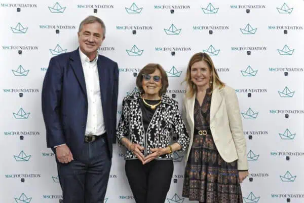 Foto: Divulgação | Pierfrancesco Vago, Presidente do Comitê Executivo da MSC Foundation e Presidente Executivo da Divisão de Cruzeiros do Grupo MSC, Silvia Earle, Presidente e Co-Presidente da Mission Blue, e Daniela Picco, Diretora Executiva da MSC Foundation