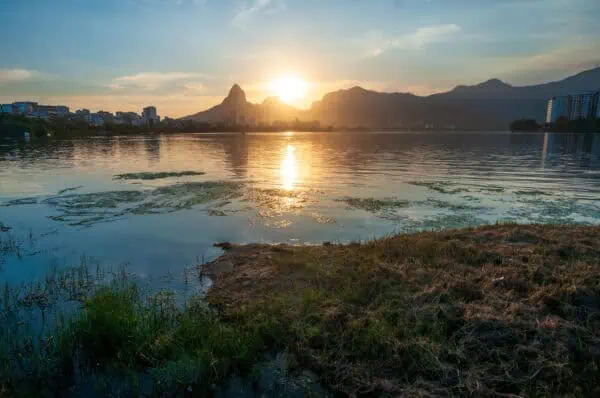 Foto: Divulgação | Logística reversa do óleo lubrificante usado evita a contaminação da "Lagoa Rodrigo de Freitas"