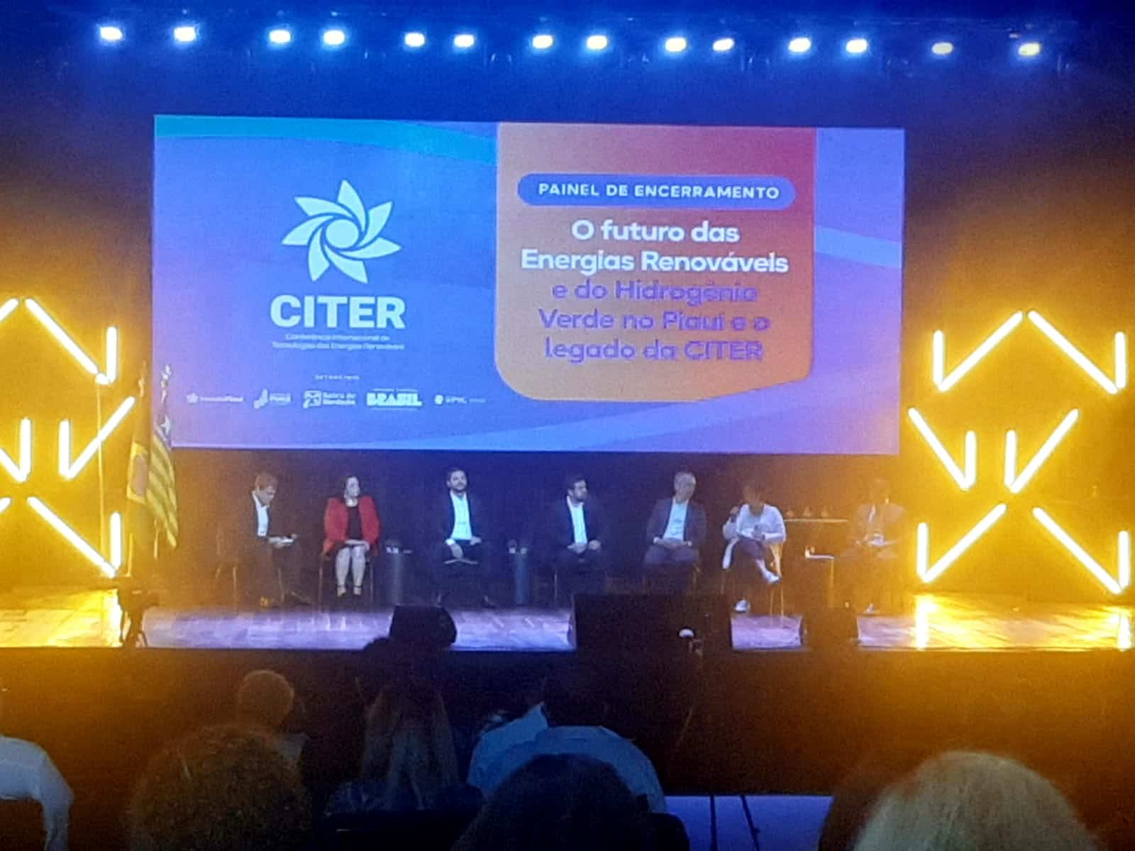 Foto: CITER | Mesa de encerramento exalto participação da academia, membros do governo do Piauí, da sociedade civil e do setor privado em busca de soluções para a transição energética limpa e sustentável