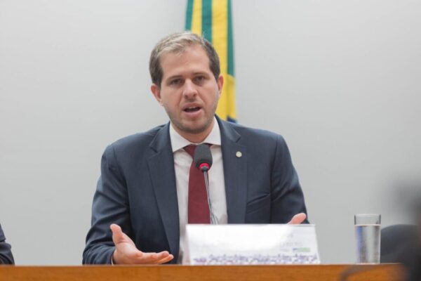 Foto: Divulgação | Pedro Campos é deputado federal (PSB/PE) coordena o Grupo de Trabalho de Energias Renováveis, no Congresso Nacional.