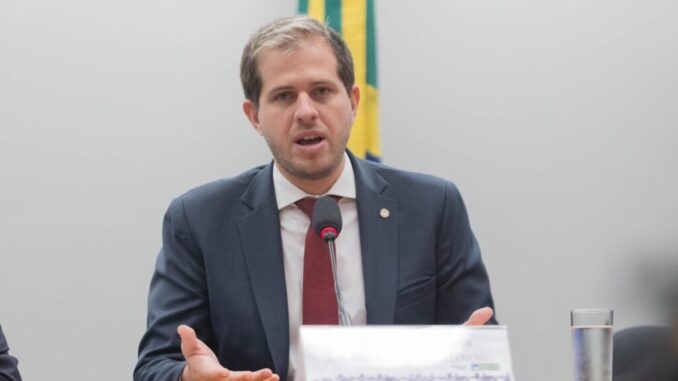 Foto: Divulgação | Pedro Campos é deputado federal (PSB/PE) coordena o Grupo de Trabalho de Energias Renováveis, no Congresso Nacional.