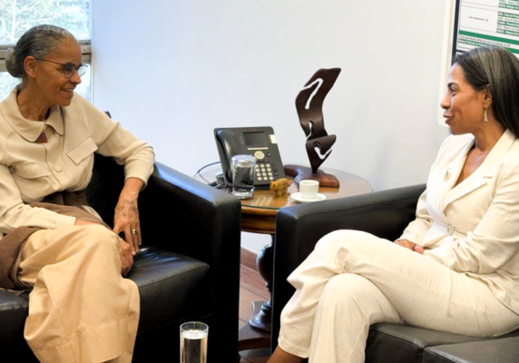 Foto: Divulgação/MMA | Ministra Marina Silva recebe oceanógrafa Letícia Carvalho no MMA