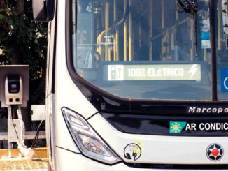 Foto: USP Imagens - Léo Ramos Chaves/Revista Pesquisa Fapesp | Os altos custos envolvendo a utilização dos ônibus elétricos e o alto consumo de lítio por suas baterias são algumas das dificuldades encontradas