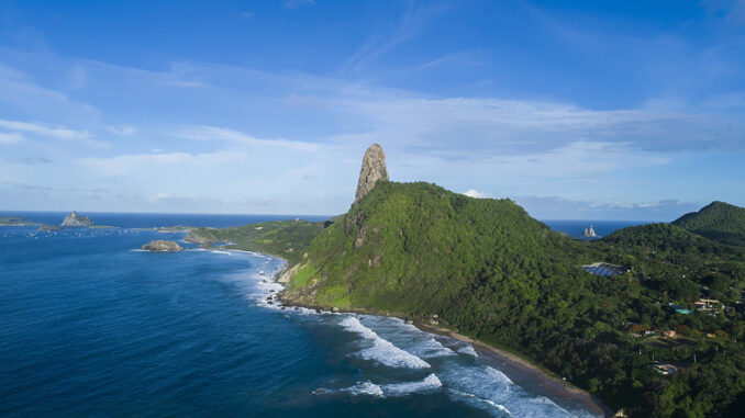 Foto: Divulgação | Projeto Noronha Verde tem como objetivo a transição energética do arquipélago e permitirá que até 85% da geração de energia da ilha seja limpa e renovável; investimentos previstos pela empresa são da ordem de R$ 300 milhões