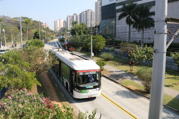 Foto: Divulgação Next Mobilidade - Corredor ABD | Corredor ABD, em São Bernardo do Campo: Trólebus e corredor verde garantem descarbonização