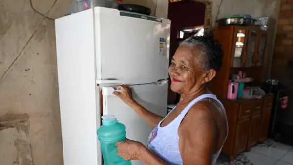 Foto: Ricardo Botelho/MME | Dona Maria Oneide Coelho, moradora da ilha de Cotijuba