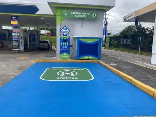 Foto: Divulgação | Carrefour inaugura primeiro carregador para veículos elétricos em postos de combustível