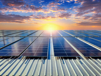 Painéis solares no telhado. Divulgação