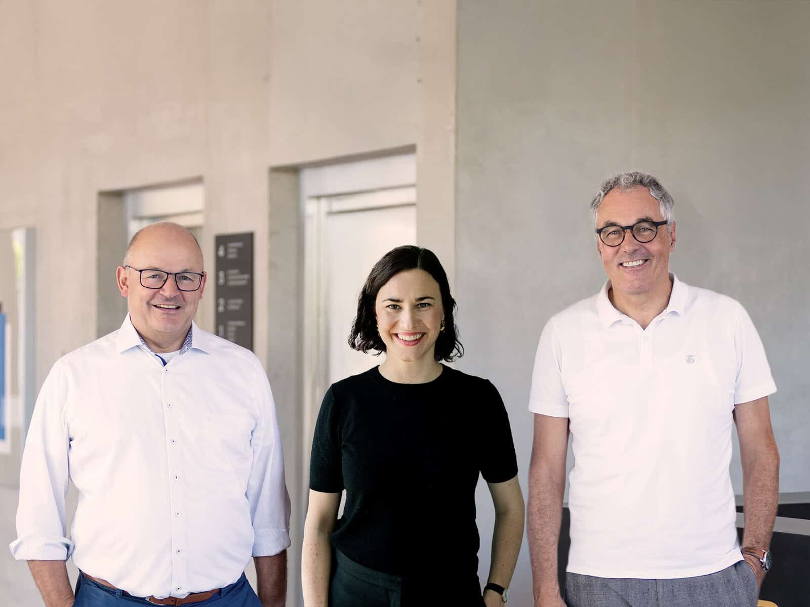 Foto: STADLER Anlagenbau GmbH - Claus Maier (CFO), Julia Stadler (CEO), Willi Stadler (CEO)