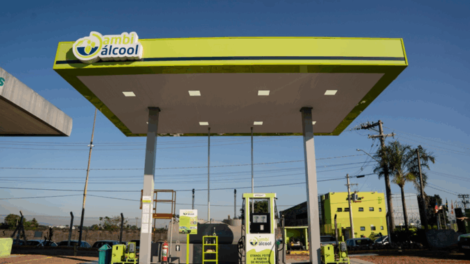 Ambipar inaugura posto de combustível em sua sede, em Nova Odessa (SP), para abastecer veículos corporativos com etanol produzido a partir de resíduos de alimentos | Foto: Ambipar/Divulgação Ambipar inaugura posto de combustível em sua sede, em Nova Odessa (SP), para abastecer veículos corporativos com etanol produzido a partir de resíduos de alimentos | Foto: Ambipar/Divulgação