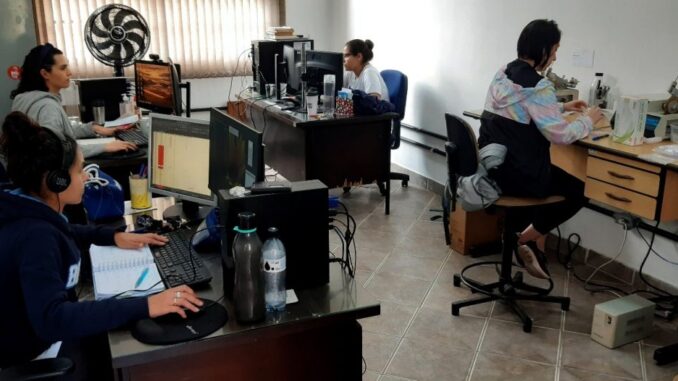 Equipe no processamento e na análise dos dados obtidos. Foto: Divulgação Equipe no processamento e na análise dos dados obtidos. Foto: Divulgação